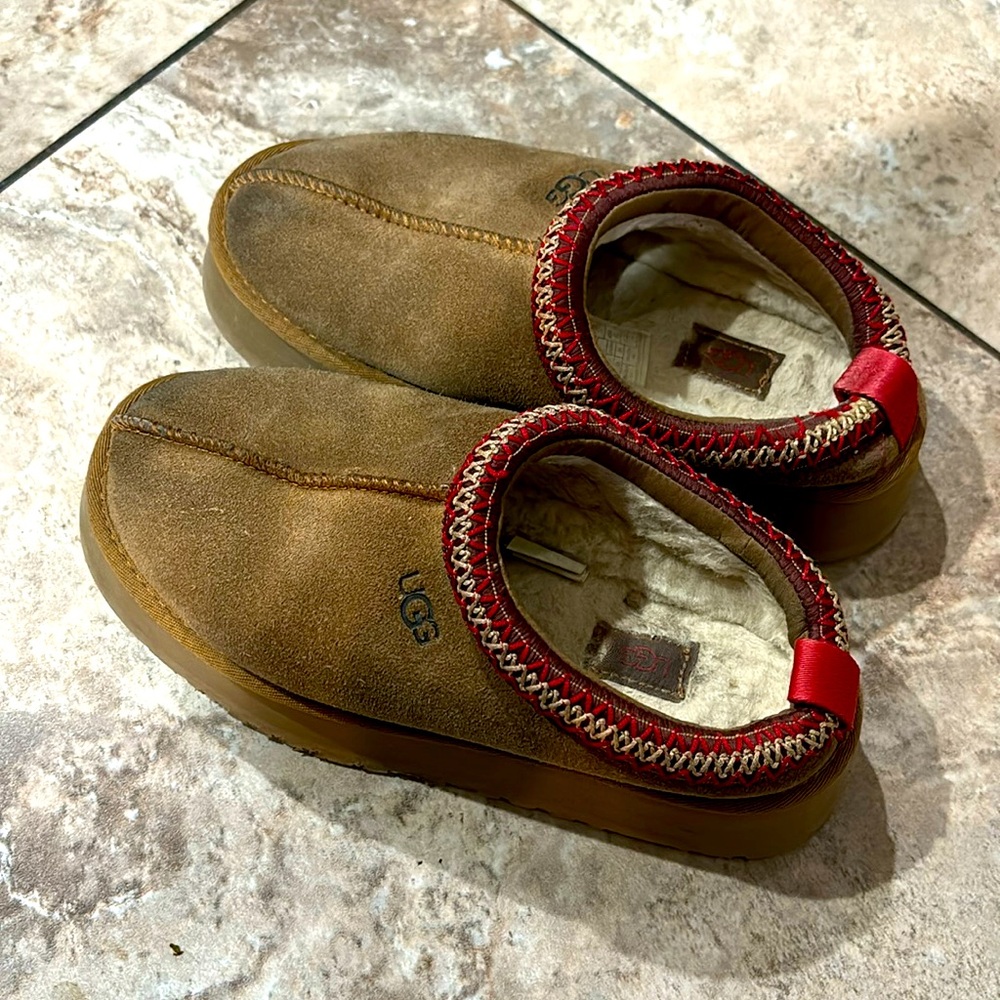 Platform Uggs Size 7 - image 1